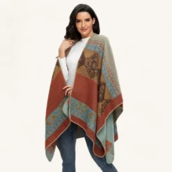 Poncho automne femme : style élégant et confortable en harmonie.