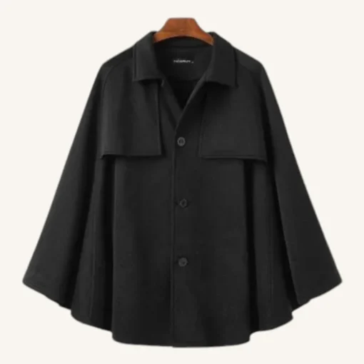 Manteau noir moderne et élégant avec design chic et poches pratiques.