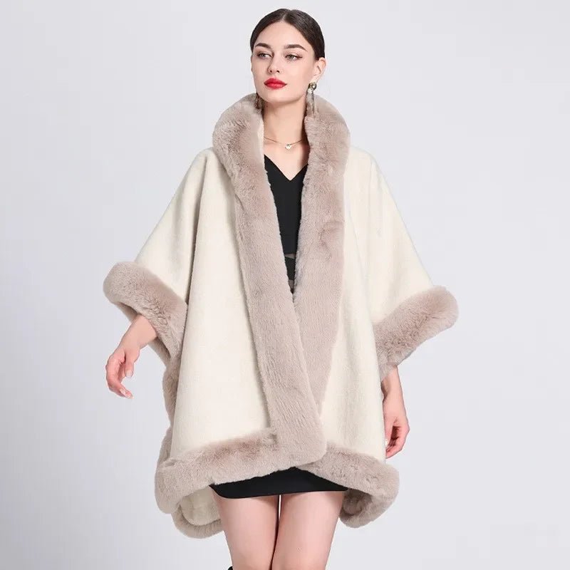 Cape Femme Beige à Capuche