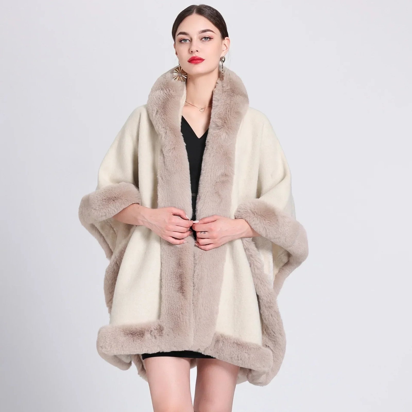 Cape Femme Beige à Capuche