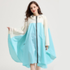 Cape de Pluie Femme Bleu Ciel et Beige