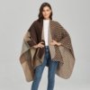 Grand Poncho Femme Carreaux Asymétrique