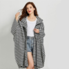 Poncho de Pluie Femme Rayures Noir et Blanc