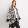 Poncho Femme Noir et Blanc Bordures