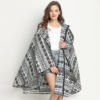 Poncho de Pluie Femme Gris Ethnique